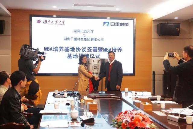 邵東縣宋家塘雙喜婚慶服務(wù)中心,婚慶策劃,婚車服務(wù),氣模拱門,慶典服務(wù),宴會服務(wù) 邵東縣宋家塘雙喜婚慶服務(wù)中心,婚慶策劃,婚車服務(wù),氣模拱門,慶典服務(wù),宴會服務(wù)